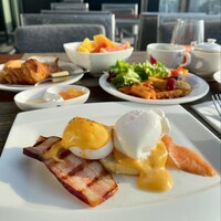 R restaurant & bar - 