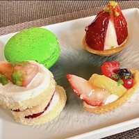 KOST - 5️⃣手の込んだ小菓子、タルト