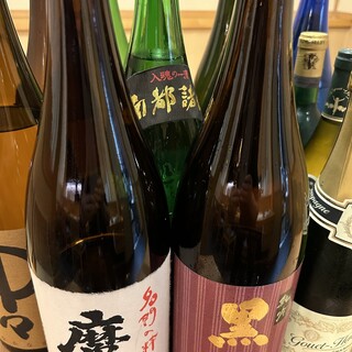 バリエーション豊富なドリンクを鮨、一品料理の彩りに