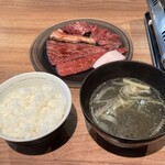 Yakinikunamonakimeitenheittounyuukonichimaiuriyakiniku - 焼肉ランチ