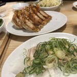 Gyouza Shokudou Maruken - 餃子、鶏のたたき