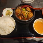 ファイヤーホール4000 - （1日限定15食）名物激辛肉団子定食（辛さ控えめ、ライスおかわり自由 1100円）