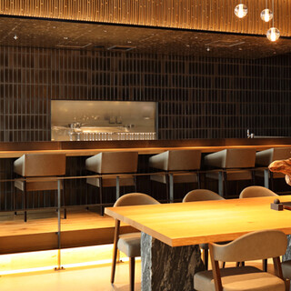 清潔感あるお洒落な落着きのある空間で、心躍るひとときを