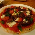 串酒場チチカブ - 絶品★やわらかチャーシュートマトピザ：780円('13.02月)