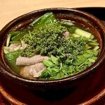 Zeshin - ❽牛肉の花山椒
                        〜まさかの花山椒鍋。翌週には楽しみな花山椒の会があるが、先立って頂けるとは思わなかった。だが、何度でも頂きたくなる花山椒の牛肉鍋は嬉しい♫