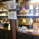 三和珈琲館 - ホットはその場で布ドリップで淹れてくれます