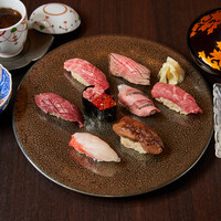 ランチ限定【テーブル席】寿司職人が握る牛肉寿司おまかせ8貫