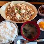 GOHAN-YA あたしんち - 大盛り麻婆豆腐定食(ご飯大盛り2膳) 1,200円(税込)。