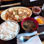 243237590 - 大盛り麻婆豆腐定食(ご飯大盛り2膳) 1,200円(税込)。