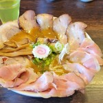 麺や 紡 - 肉がすんごい