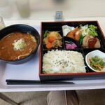 札幌市手稲区役所 食堂 - カレーうどん&本日のおすすめ弁当…。