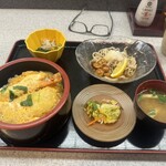 弥助鮨 高崎 四ツ屋店 - 日替りランチ 天とじ丼 なめこおろし蕎麦