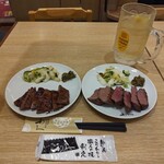 牛たん炭焼利久 - 牛たん焼（味噌味、3枚6切）［2,013円］、牛たん極焼（3枚6切）［2,937円］、角ハイボール（男前、濃いめ）［429円］ 