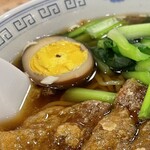 Taiwan Hakkaryouri Shinchiku - 青菜と高菜(漬物)がセット…