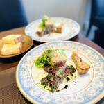 Grand des Gourmande - 前菜3種盛り、鮮魚バジルソース等。めっちゃ美味しかった❤️