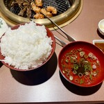 243242815 - 唐揚げ定食　ご飯、スープ