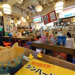 Tounanaziayatai agarikoshokudou - 奥の席からの店内