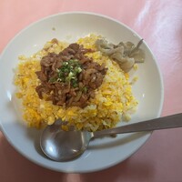 シェフス - 大好きすぎる問題の肉のせ炒飯（1,200円）