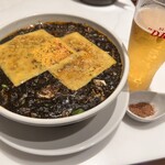 243247246 - 生ビール アサヒスーパードライ650円×2
                麻婆麺 イカスミBLACK 1,300円
                チーズ250円
                痺れ増し100円