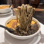 蝋燭屋 プレミア - 麻婆麺 イカスミBLACK 1,300円
      チーズ250円
      痺れ増し100円