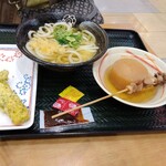 Hanamaru Udon - 家内のぉ～「かけ小（温）」330円税込＆おでん＆天ぷらですってぇ〜♪あらら〜ぁ800円税込ですってぇ〜(笑)