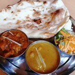 インディアンレストラン アールティ - チキンカレーとベジタブルカレーの2種類セット1000円