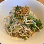 Toufu Shokudou - 干し豆腐と香味野菜のサラダ