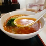 獅子丸 - 程良い辛味のスープ