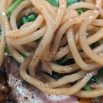 スパイス・ラー麺 卍力 - 麺はこんな感じ
            若干太くなった？多分気のせい
            ちゃんとal dente