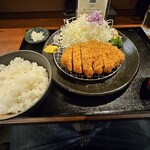 Katsudon Ha Hito Wo Shiawase Ni Suru - 