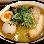 俺の中華たなか家 - チャーシューも大きくBonus味玉も加わりボリューム満点❗❗