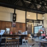 赤い屋根の喫茶店 駅舎 - 