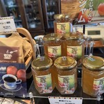 赤い屋根の喫茶店 駅舎 - 