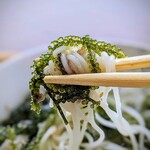 MIYAKO REIMEN - 麺はあの冷麺の麺ですが、海ぶどうの食感と合わせて心地よく、サッパリしたものを食べたい時にぴったりです。