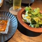 SAAWAAN BISTRO - サラダと豆腐・チリソース