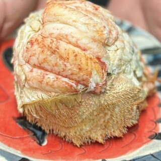 Salad with hairy crab