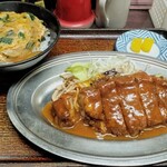 243261698 - トンカツ ¥700 玉子丼 ¥500