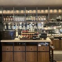 正宗広東私房菜サワダ 梅田エスト店 - 煌びやかな店内✨