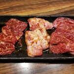 Yakiniku Mugendou - 上焼き肉３種。