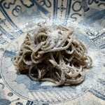 明寂 - 鯛蕎麦　日立秋蕎麦の挽きぐるみを金沢の仕込み水で　鯛塩を混ぜていただくと喉越しの良さと上品な香り　大盛り希望！