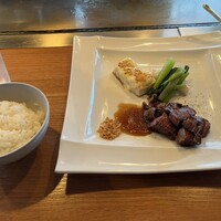 KOBE BEEF やまと - 豆腐ステーキにステーキは安定の美味しさ