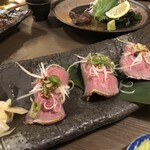 Shikoku Kyoudo Kasseika Waraya Hachihachi - ローストビーフの肉寿司