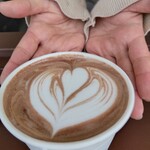 B-yond - ココア450円  お手々プライスレス