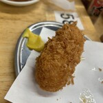 Kushiya Yokochou - カニコロ1個290円　本当に普通の冷凍のカニコロです。すなわち美味いw