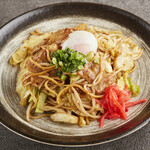 Yakisoba (stir-fried noodles) soft-boiled egg