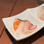 酒肴場 屯 - 境港のサーモン炙り、サメガレイ、ヒラマサ