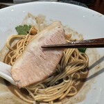 酒肴場 屯 - 厚切りの煮込みチャーシュー