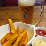 Bikkuri Donki - びくドンのビール（小）ポテトフライがセットで税込￥600❤ビールのみは税込￥500❣また、チョイ呑んでしまった^^;ゴメン❣