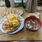 Chuuka Tokudai - 海老焼飯らんらんトッピング、餃子①