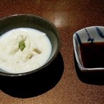 旬房まんぷく - 今日は寒いので温かい生湯葉です